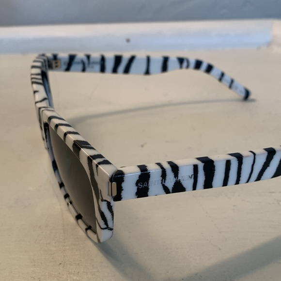 Saint Laurent zebra sunglasses - Picture 3 of 12